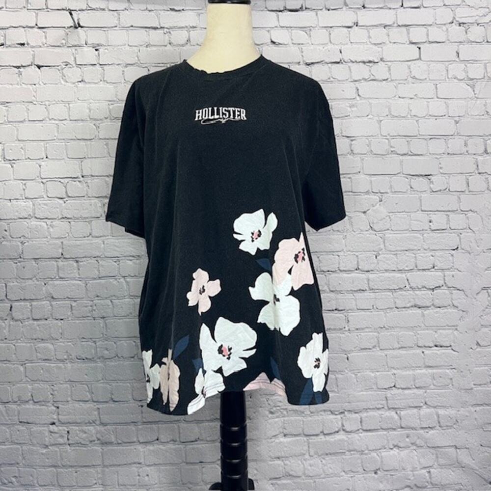 Men's Hollister California Crew Neck Relaxed Fit Floral T-Shirt. Size X-Large